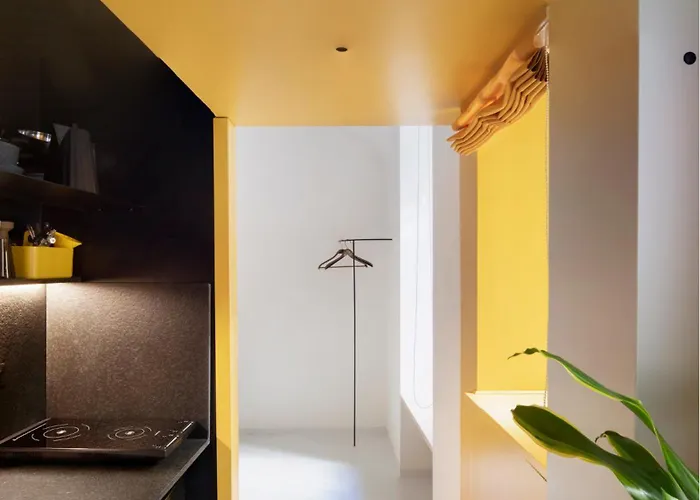 Interno A - * Roma